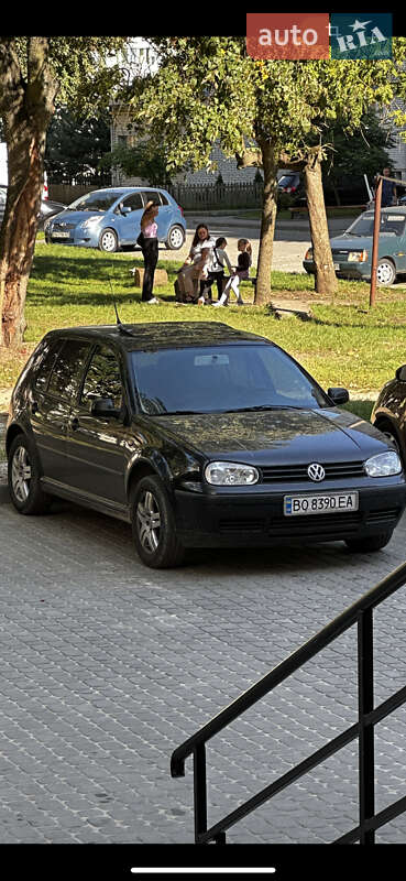 Хетчбек Volkswagen Golf 2000 в Тернополі