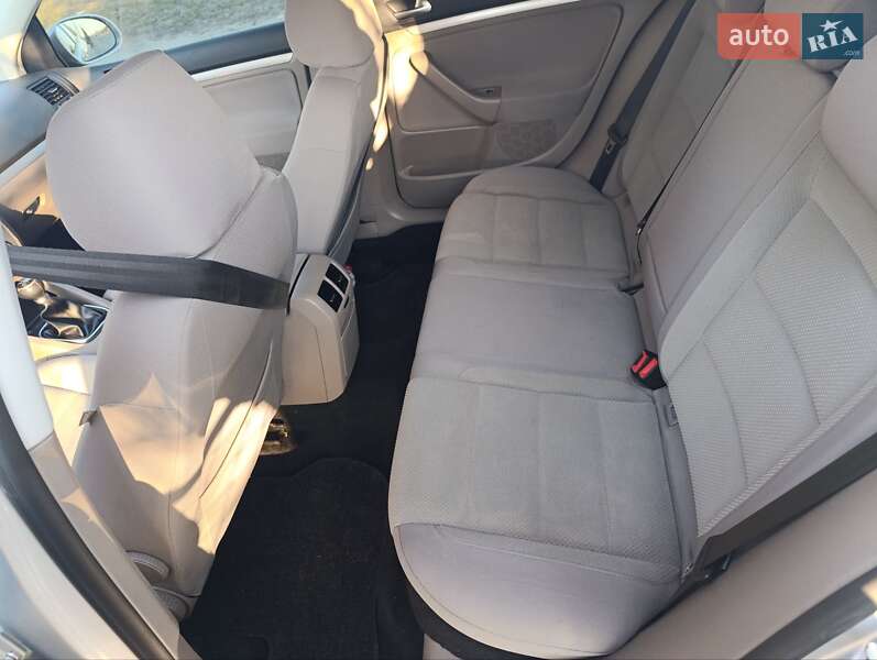 Хэтчбек Volkswagen Golf 2007 в Звягеле