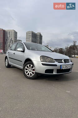 Хэтчбек Volkswagen Golf 2004 в 