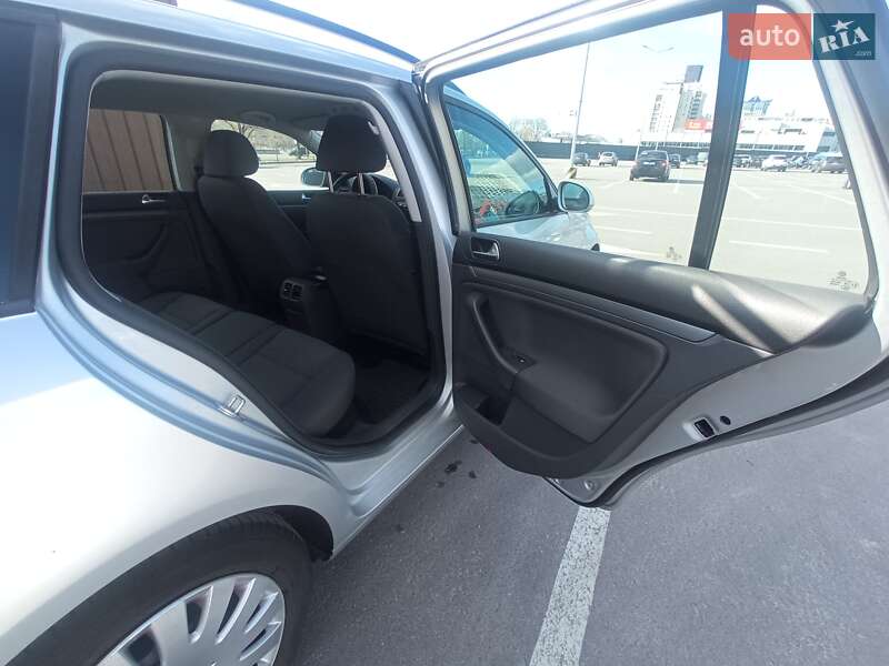 Универсал Volkswagen Golf 2007 в Киеве