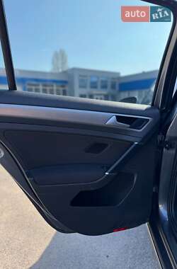 Универсал Volkswagen Golf 2015 в 