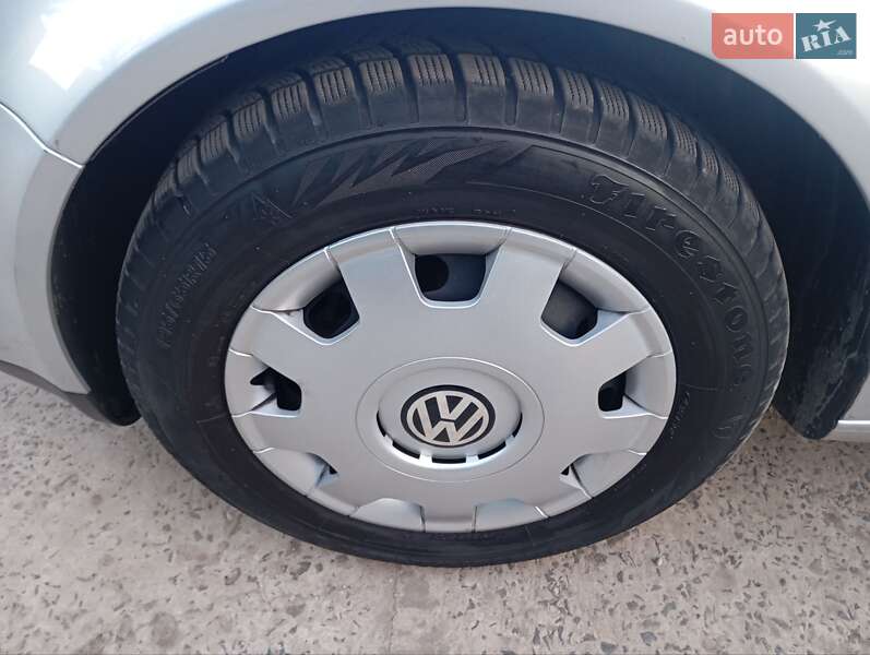 Хэтчбек Volkswagen Golf 2002 в Луцке