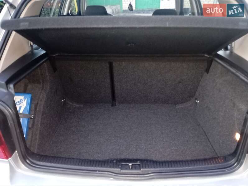 Хэтчбек Volkswagen Golf 2002 в Луцке
