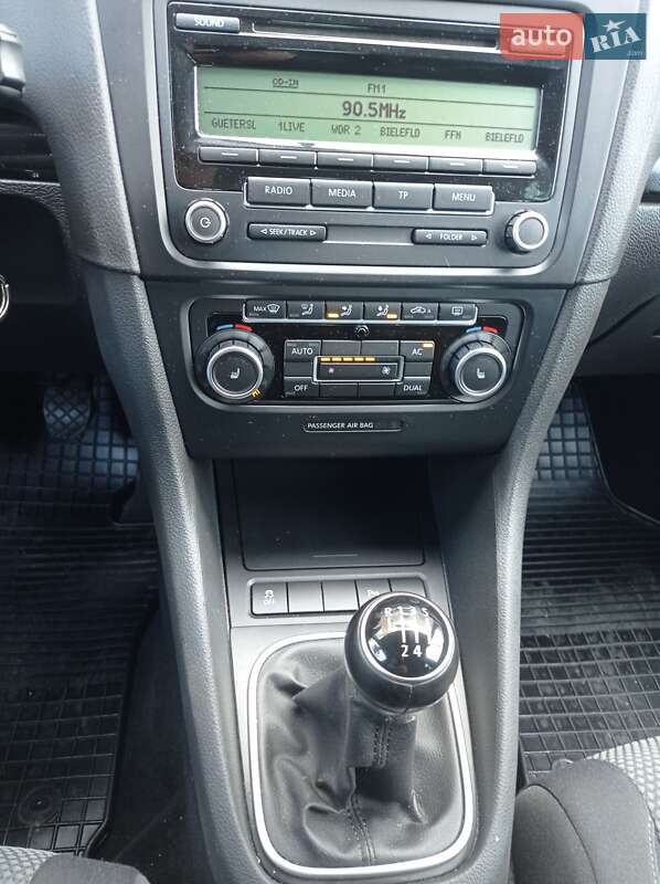 Універсал Volkswagen Golf 2010 в Вінниці