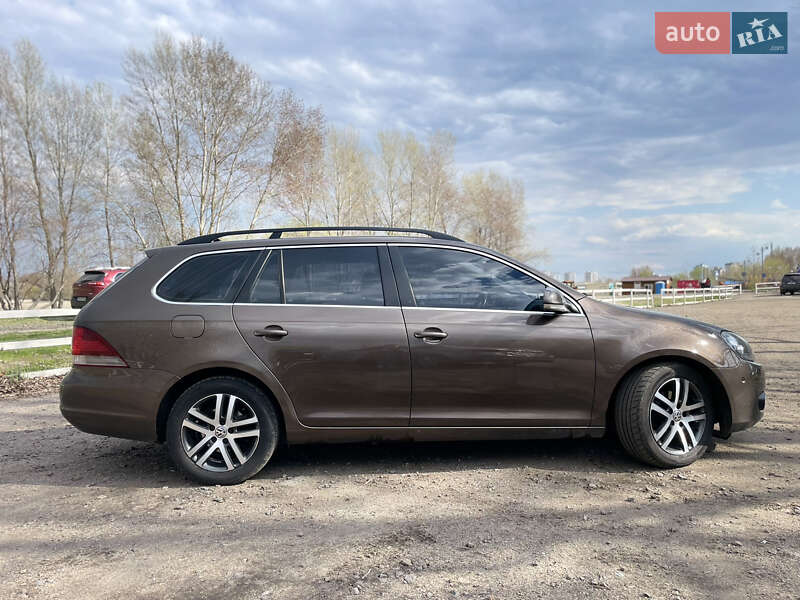 Універсал Volkswagen Golf 2012 в Черкасах