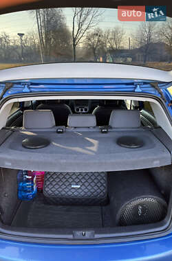 Хэтчбек Volkswagen Golf 2005 в 