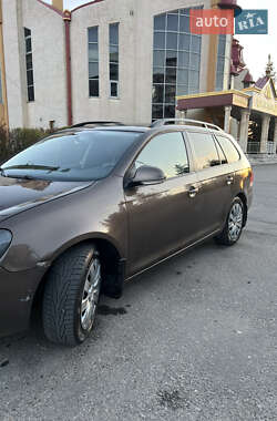 Універсал Volkswagen Golf 2010 в 