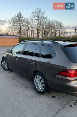 Універсал Volkswagen Golf 2010 в 