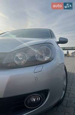 Хэтчбек Volkswagen Golf 2010 в 