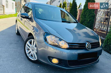 Хэтчбек Volkswagen Golf 2009 в 