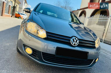 Хэтчбек Volkswagen Golf 2009 в 