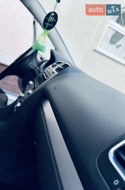 Хэтчбек Volkswagen Golf 2009 в 