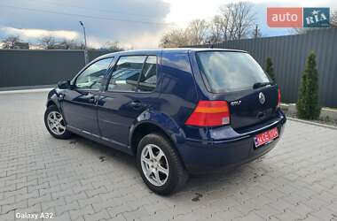 Хетчбек Volkswagen Golf 2003 в 