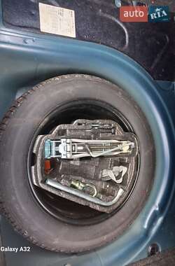 Хетчбек Volkswagen Golf 2003 в 