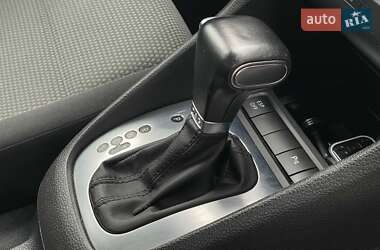 Хэтчбек Volkswagen Golf 2010 в 