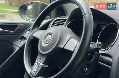 Хэтчбек Volkswagen Golf 2010 в 