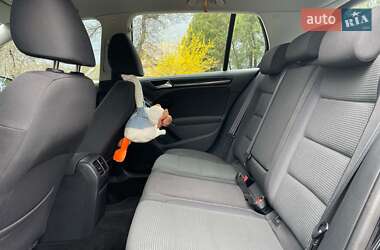 Хэтчбек Volkswagen Golf 2010 в 