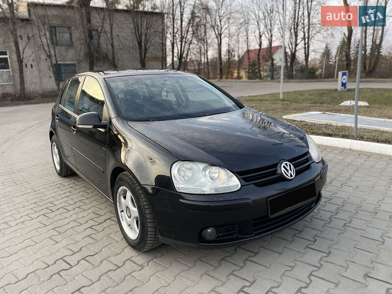 Хэтчбек Volkswagen Golf 2006 в 