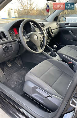 Хэтчбек Volkswagen Golf 2006 в 
