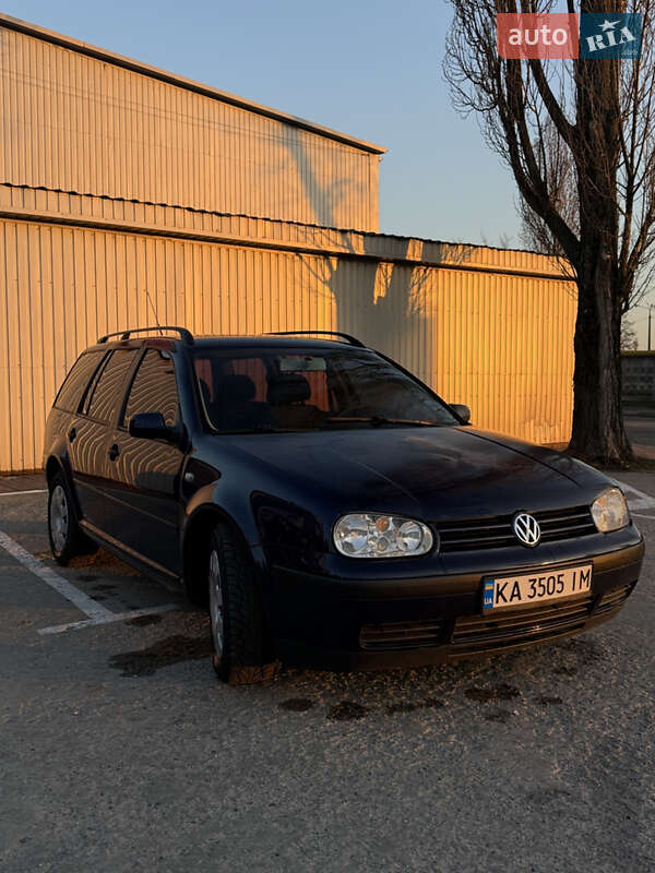 Универсал Volkswagen Golf 2003 в 