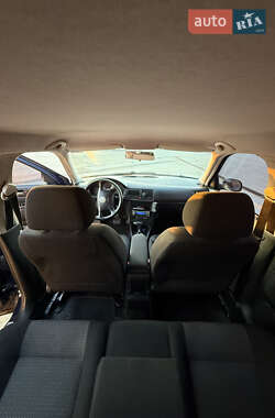 Универсал Volkswagen Golf 2003 в 