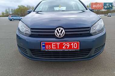 Хэтчбек Volkswagen Golf 2010 в Киеве