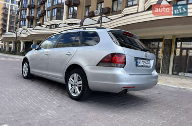Універсал Volkswagen Golf 2012 в 