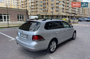 Універсал Volkswagen Golf 2012 в 