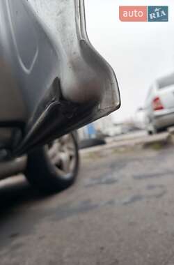 Хэтчбек Volkswagen Golf 2001 в 
