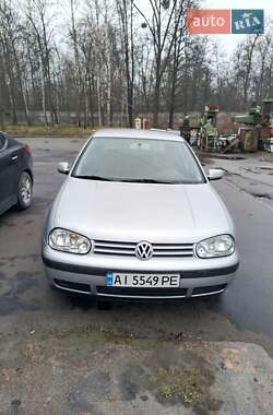 Хэтчбек Volkswagen Golf 2001 в 