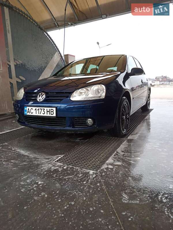 Хетчбек Volkswagen Golf 2008 в Луцьку