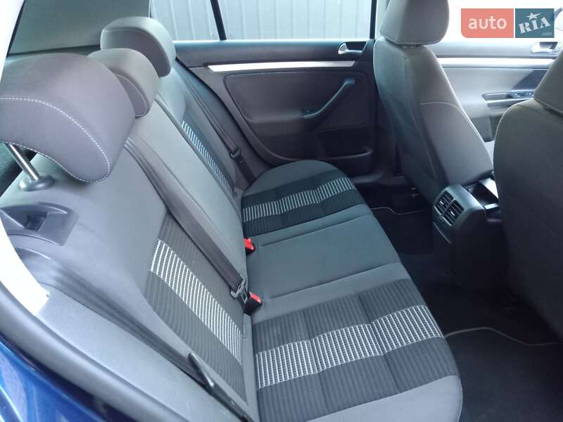 Хетчбек Volkswagen Golf 2008 в Луцьку