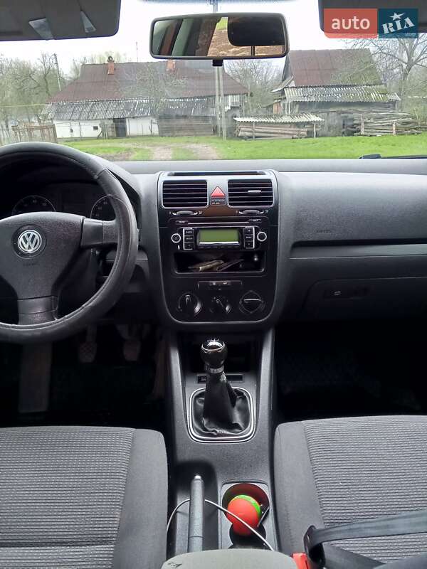 Универсал Volkswagen Golf 2009 в Косове