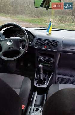 Універсал Volkswagen Golf 2002 в 