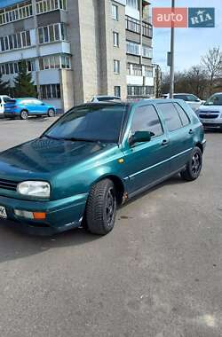Хэтчбек Volkswagen Golf 1996 в 