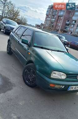 Хэтчбек Volkswagen Golf 1996 в 