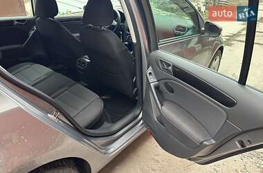 Хэтчбек Volkswagen Golf 2009 в 