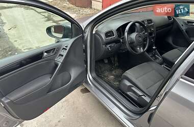 Хэтчбек Volkswagen Golf 2009 в 