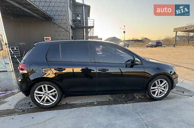 Хэтчбек Volkswagen Golf 2009 в 