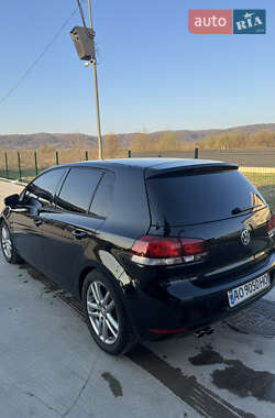 Хэтчбек Volkswagen Golf 2009 в 