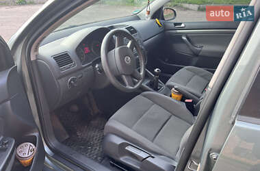 Хэтчбек Volkswagen Golf 2004 в 