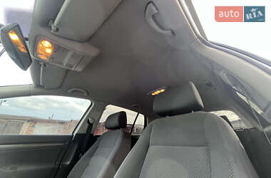 Хэтчбек Volkswagen Golf 2004 в 