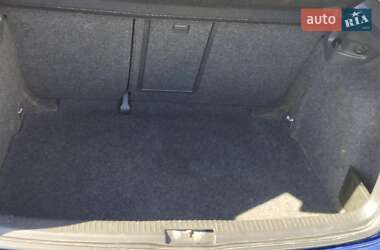 Хэтчбек Volkswagen Golf 2004 в 