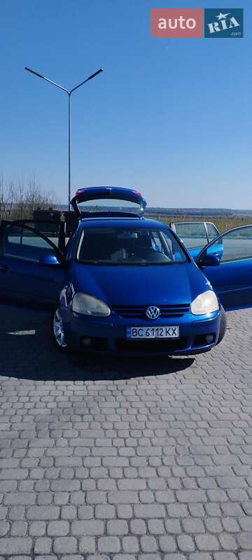Хетчбек Volkswagen Golf 2004 в Рава-Руській