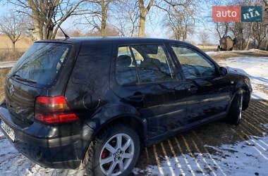 Хэтчбек Volkswagen Golf 2000 в 