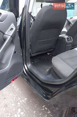Хетчбек Volkswagen Golf 2011 в 