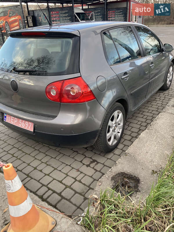 Хетчбек Volkswagen Golf 2006 в Коростені