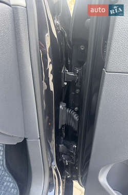 Хэтчбек Volkswagen Golf 2005 в 