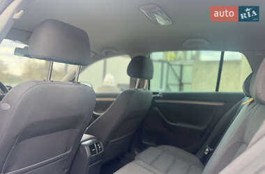 Хэтчбек Volkswagen Golf 2005 в 