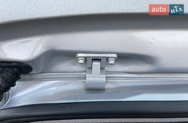 Хэтчбек Volkswagen Golf 2000 в 